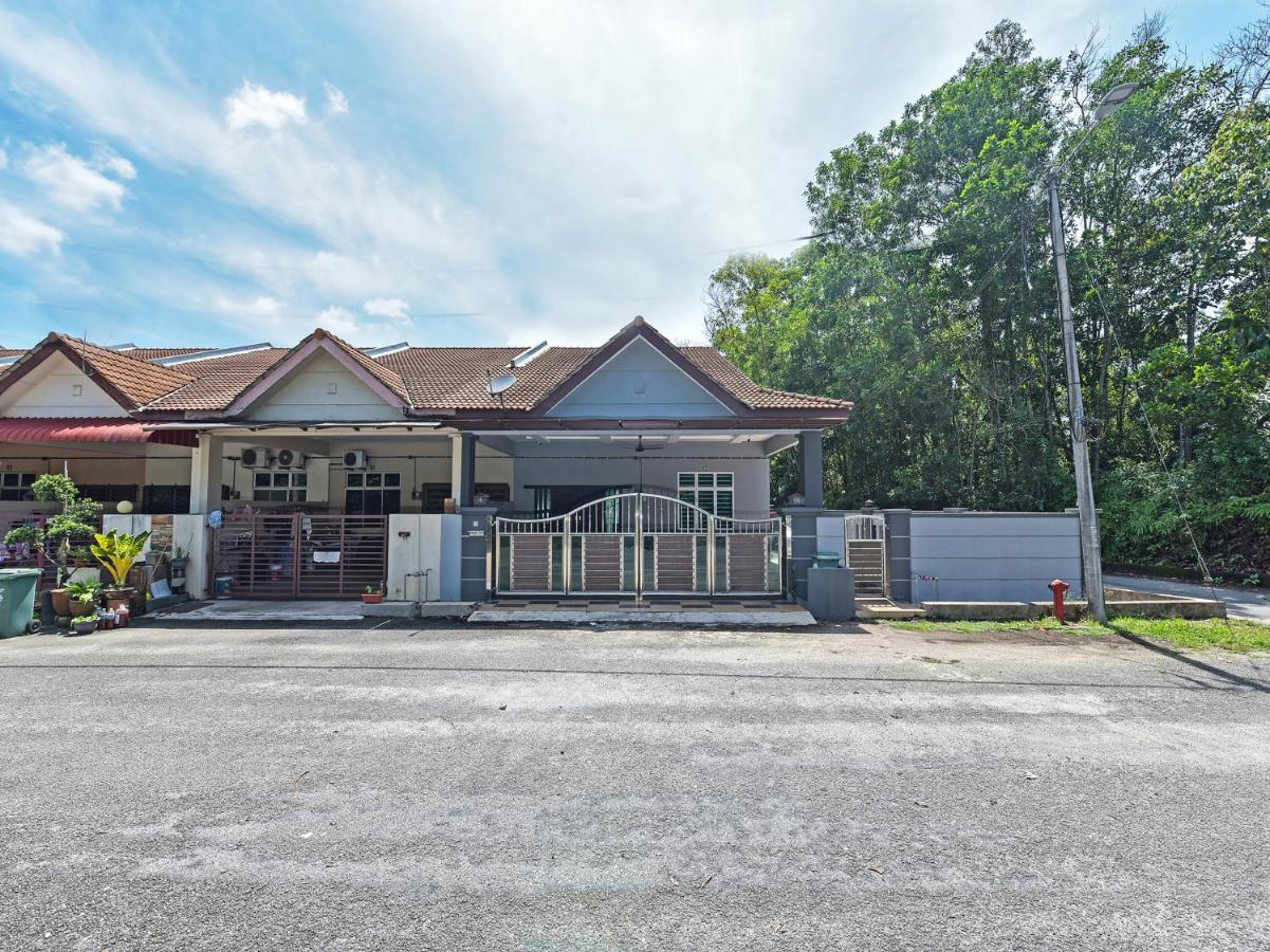 Oyo 90582 Dz Bukit Ubi Hotel Kuantan
